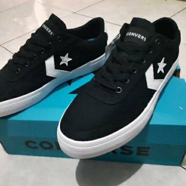 Converse courtlandt black outlet white