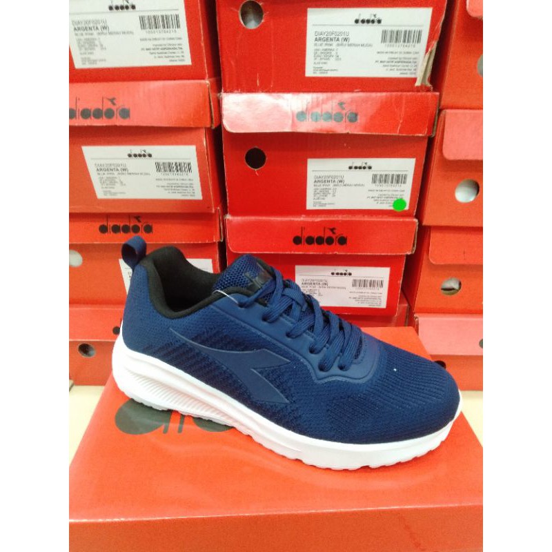 Sepatu Diadora Running pria Diskon