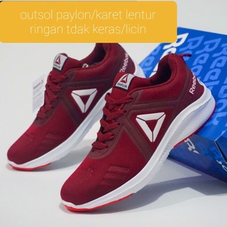 Model best sale sepatu reebok