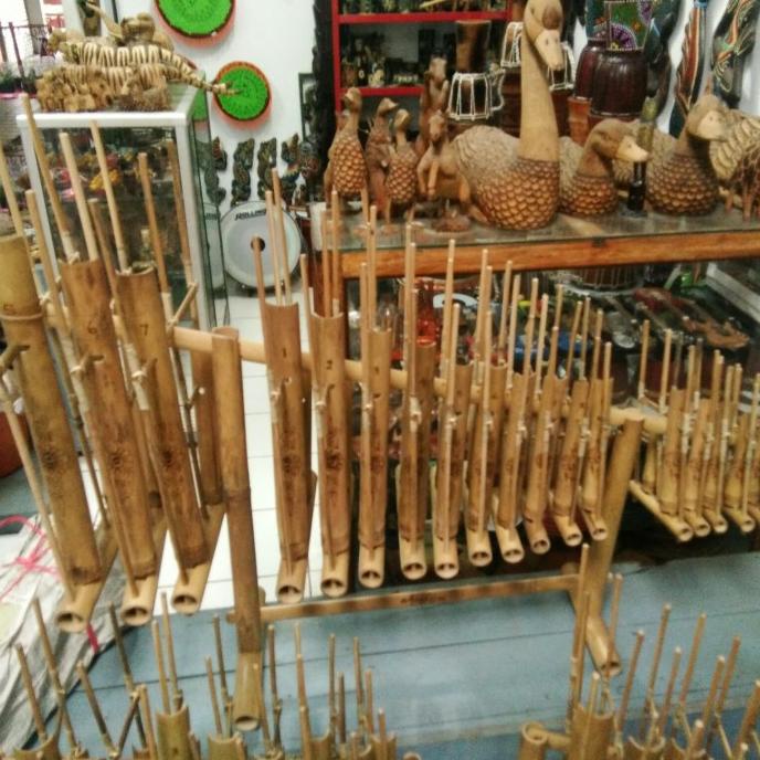 Jual ANGKLUNG BAMBU 18 NADA 2 1/2 OKTAF BESAR ALAT MUSIK TRADISIONAL ...