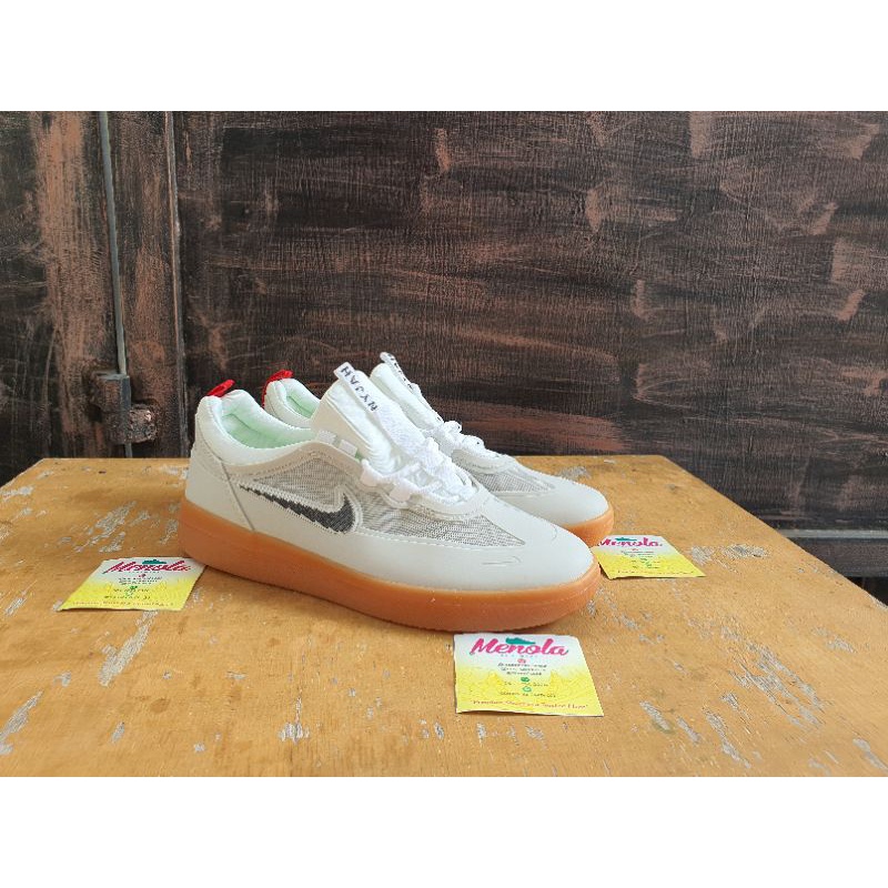 nike sb nyjah free summit white & crimson skate shoes