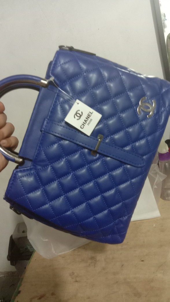 Real pict ! lv syahrini 3 ruang tas wanita tas import tas batam tas  selempang. Informasi harga. - Rendy iswanto86 - Medium