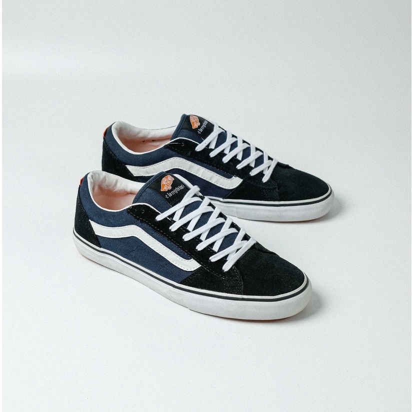 Jual Vans La Cripta Dos X Omar Hassan Black Navy | Shopee Indonesia