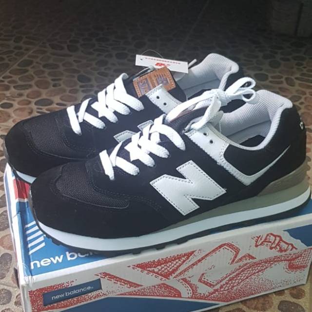 New balance hotsell 574 classic harga