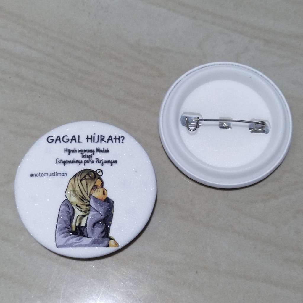 Jual BROS PIN PENITIH ANIMASI MUSLIMAH 44mm | Shopee Indonesia