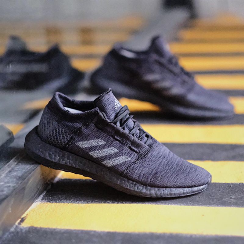 Adidas pureboost go all black store