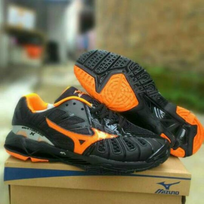 Sepatu volly mizuno tornado cheap 10