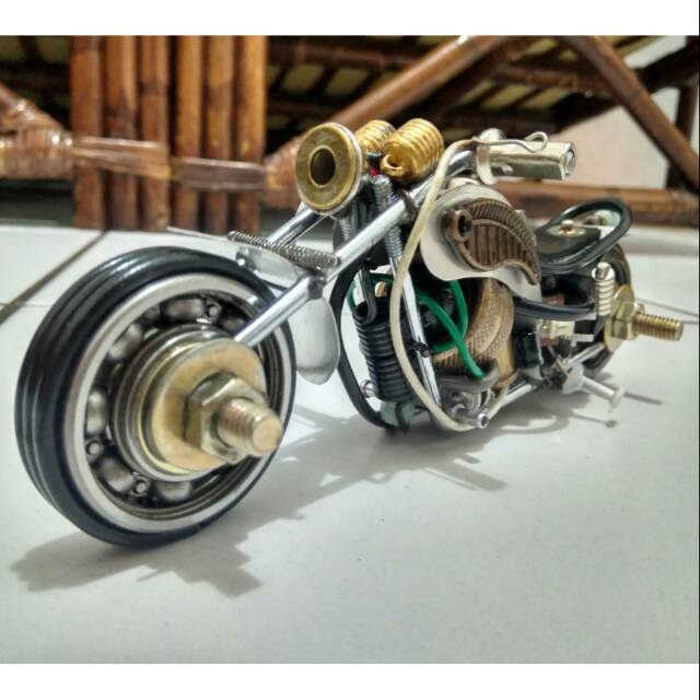 Jual Miniatur Motor Recycle untuk Koleksi atau Dekorasi (motor daur