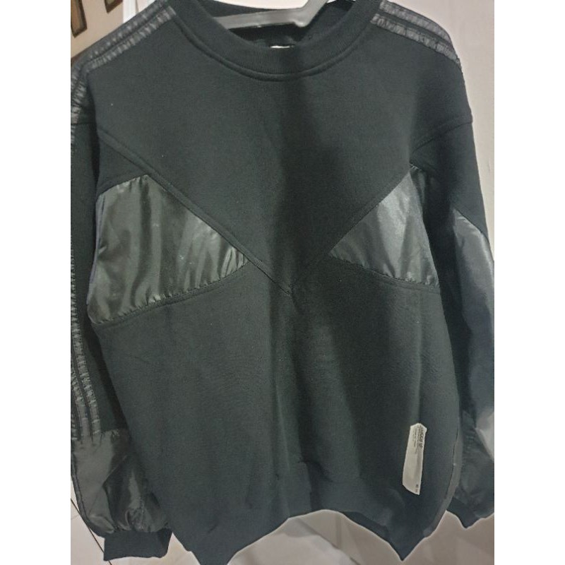 adidas gazelle silver green womens 28 Hydroflex Reflective Crewneck Black / Large main image 0