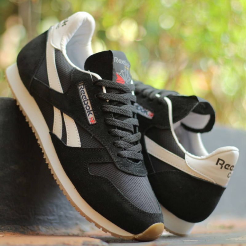 Sepatu store reebok casual