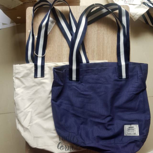 Tote bag 2025 kanvas miniso