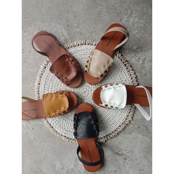 sandal plat