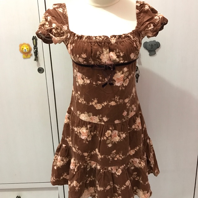 liz lisa brown dress Used Vera Wang 12147 Wedding Dress main image 0