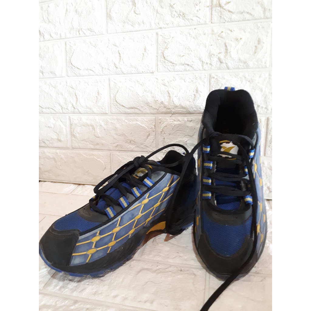 Jual SEPATU SNEAKERS YASTAKO GRID | Shopee Indonesia