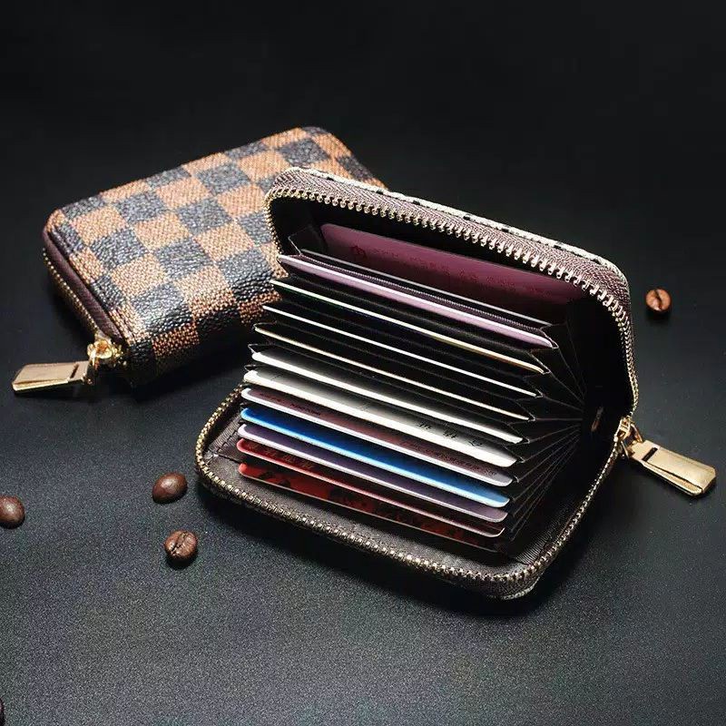 Daftar harga Dompet Lv Motif Kotak Kotak Bulan Oktober 2023