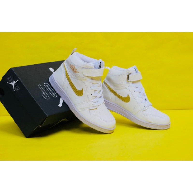 tali sepatu nike jordan