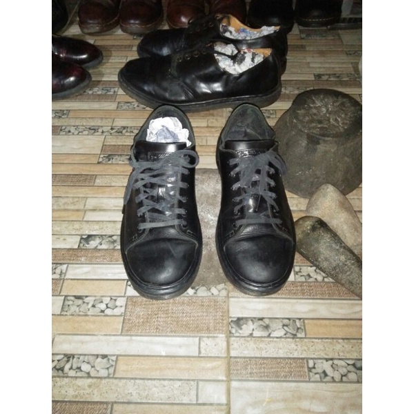 Jual dr 2024 martens dante