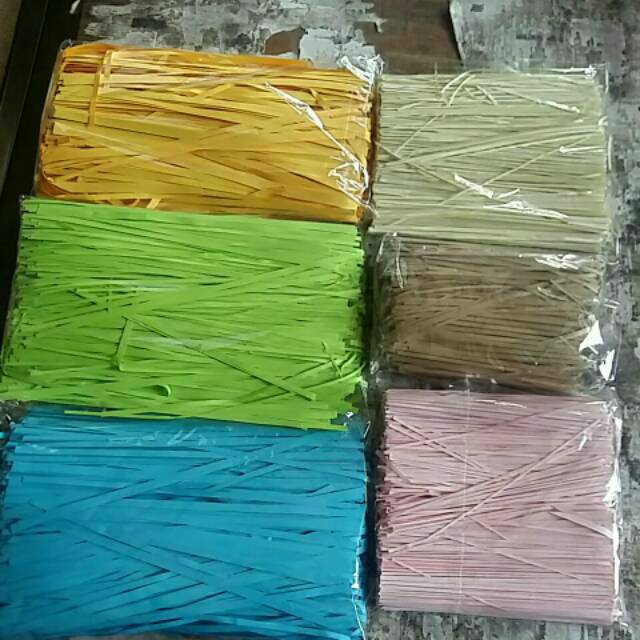 Jual ( 250 gr) NEW COLOUR !! Kertas Cacah / Serut / Shredded Paper ...