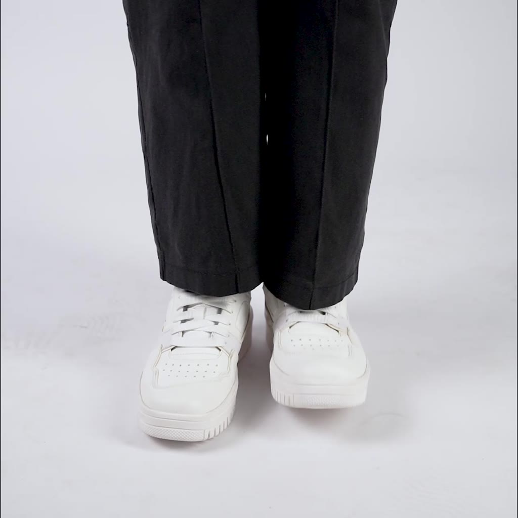 Jual Sepatu Sneakers Johnson - Orbit White | Shopee Indonesia