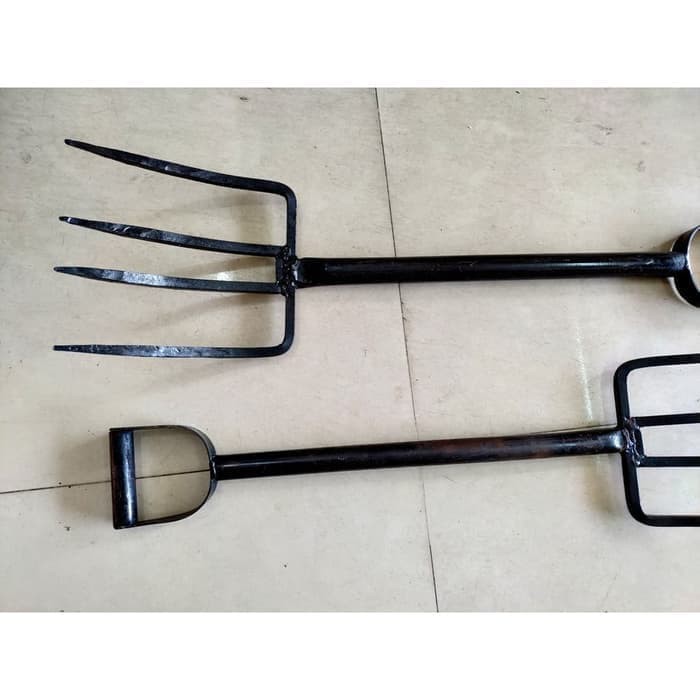 Jual GARUK TANAH BESI / GARUKAN TAMAN 4 GIGi / GARFU ALAT KEBUN ...