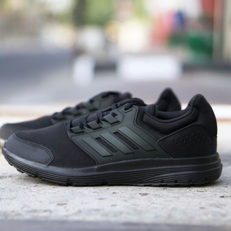 Adidas galaxy 4 triple black hotsell