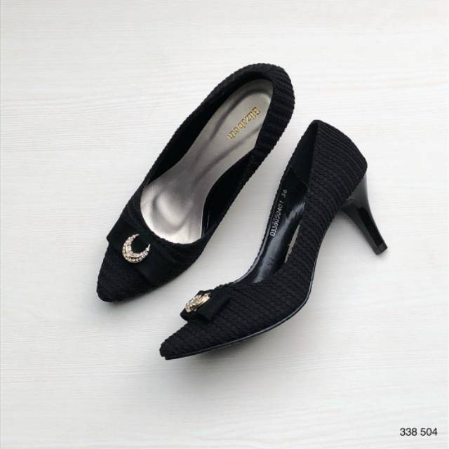 Jual Elizabeth Shoes 100% Ori (BolehNegoTIPIS) | Shopee Indonesia