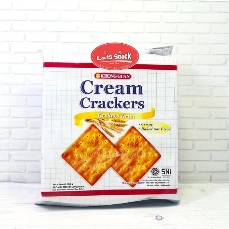 Khong Guan Original Cream Crackers biskuit renyah dalam kemasan kaleng merah