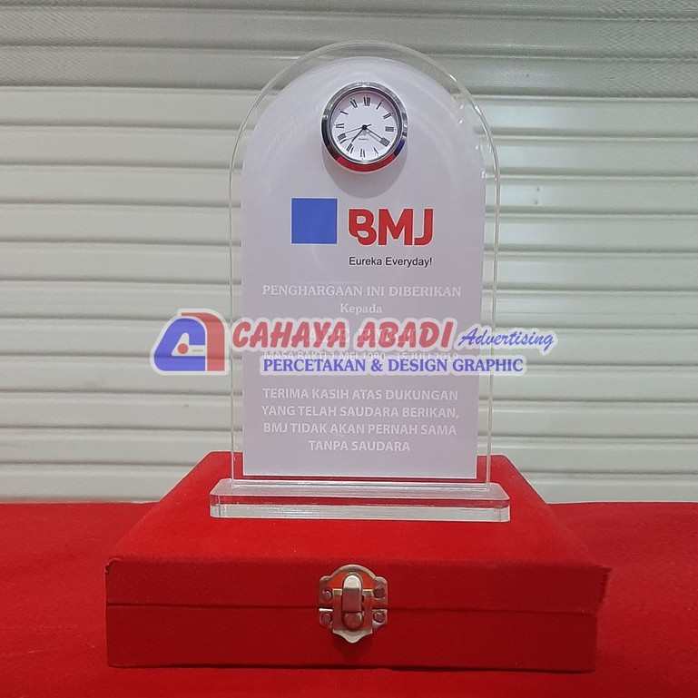 Jual Plakat Akrilik Jam | Plakat Akrilik Custom | Plakat Kenang