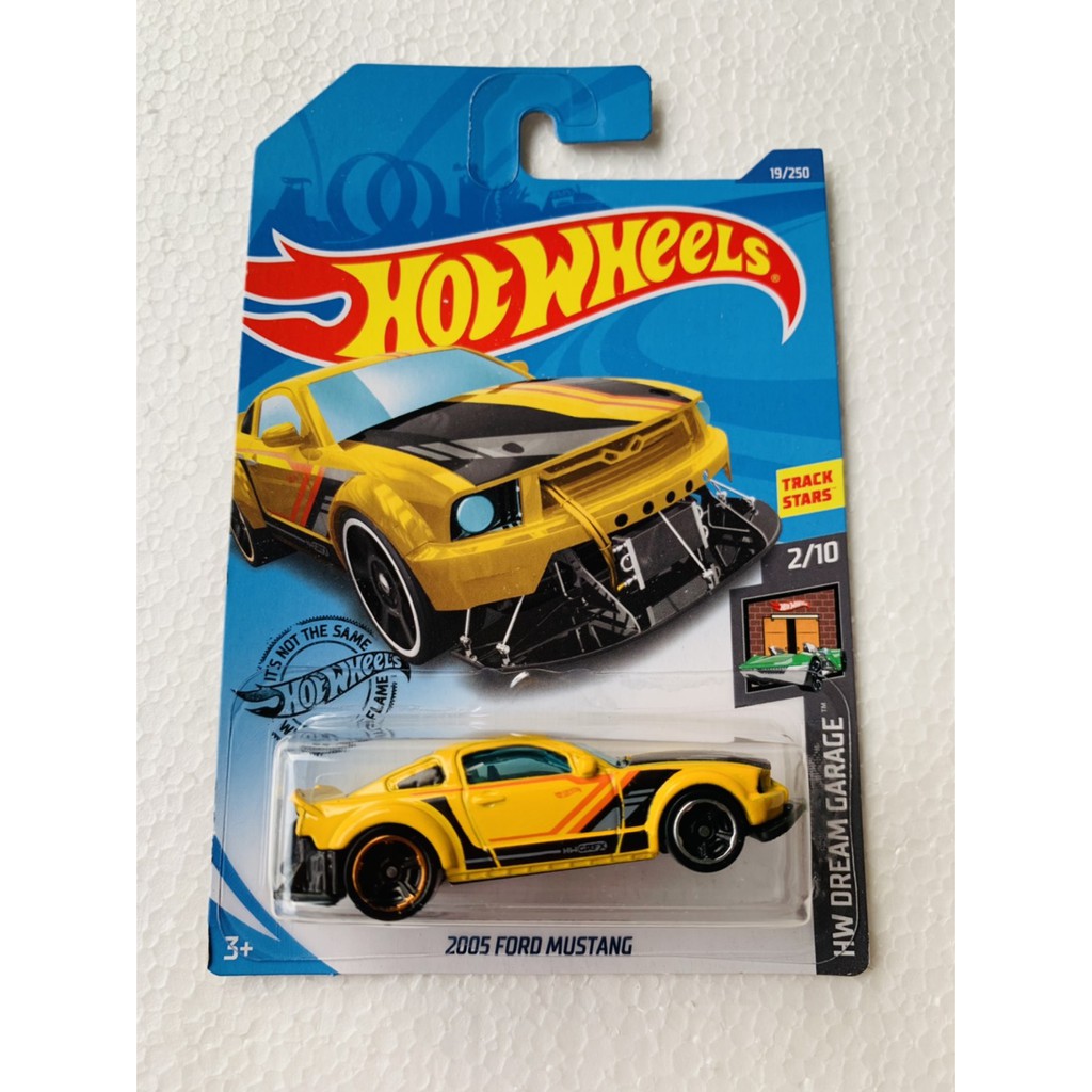 ホットウィール HOTWHEELS 2005 FORD MUSTANG - ミニカー