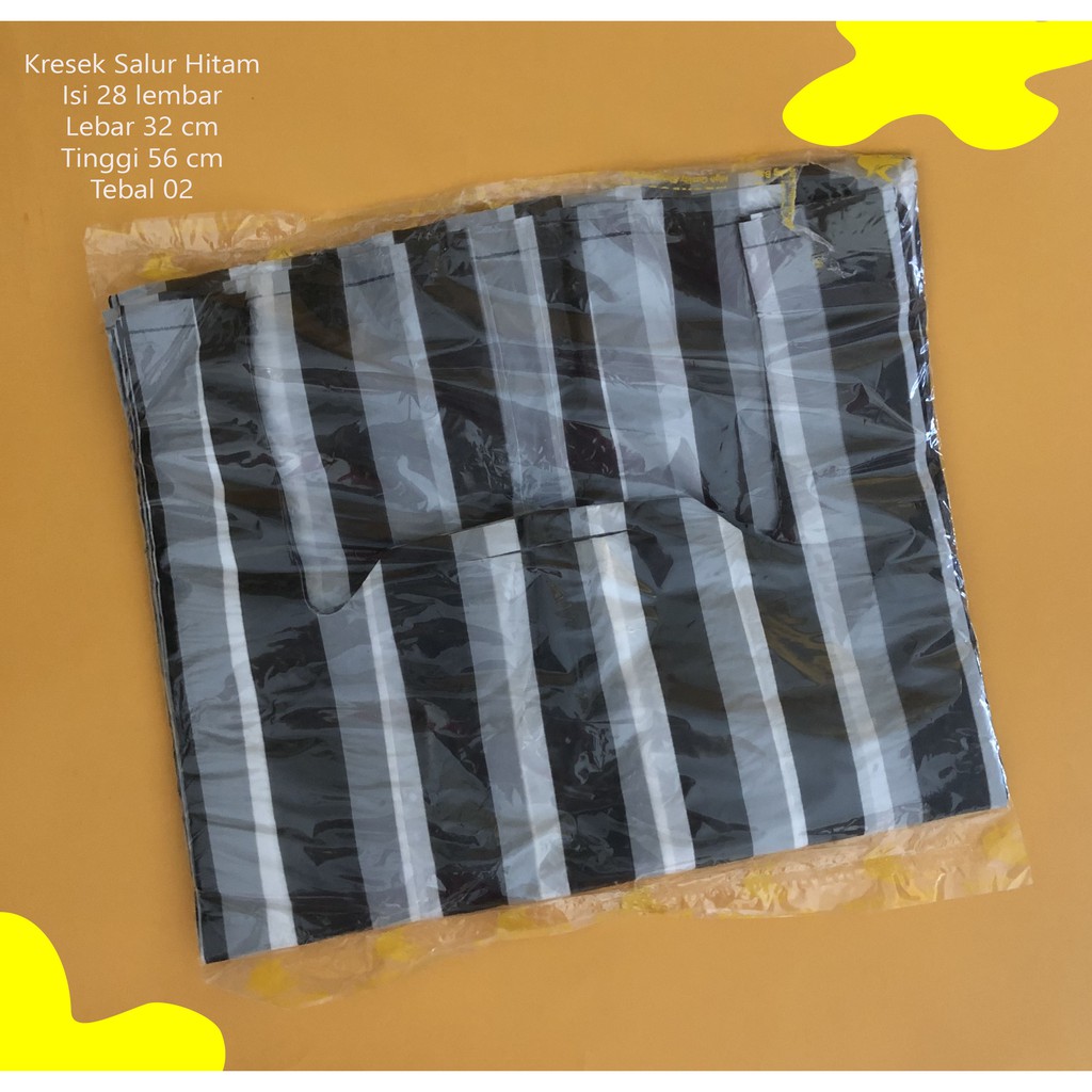 Jual Kantong Plastik Salur Hitam 32x56 Cm Isi 28 Lembar Kresek Hitam Putih Garis Kresek 