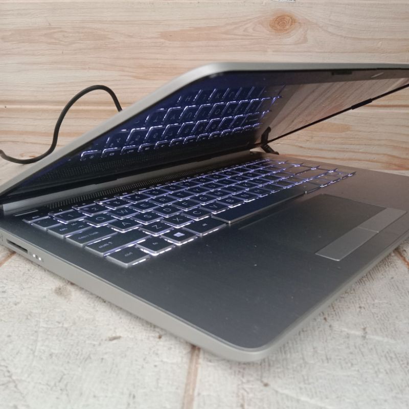 Jual Laptop HP 14Sdk0073AU A49125 RAM 4GB 1TB HDD Radeon R3 14inc HD