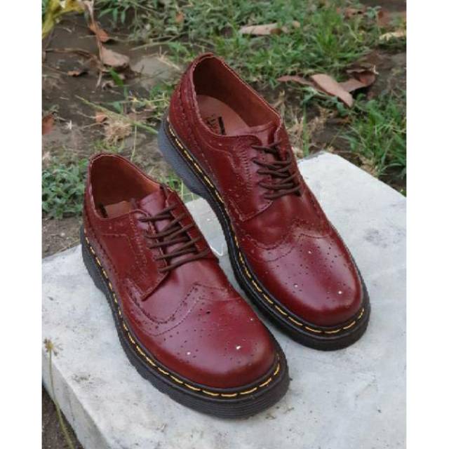 Jual Docmart Wingtip Klasik | Shopee Indonesia