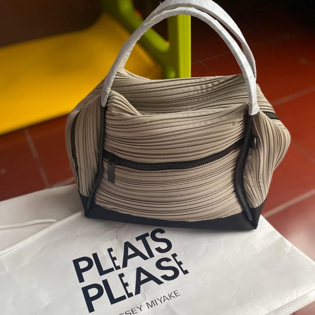 Jual Bias bag pleats please