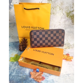 Tas fashion wanitA - READYSTOCK TERBARU . DOMPET LV EMBOSE RESS KODE 03  kualitas super . INCLUDE ; BOX , COVER . uk.20x10cm bahan kulit embose  tebal & lembut kualitas bahan dijamin