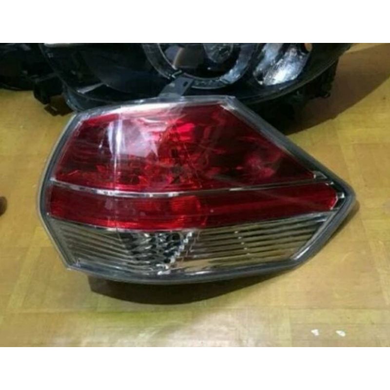 Jual stop lmp kanan xtrail 2016 original | Shopee Indonesia
