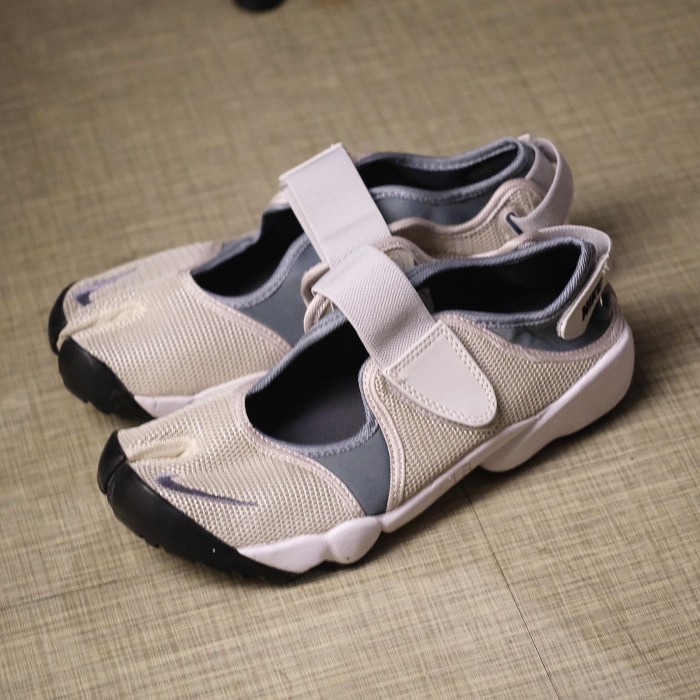 Sandal store sepatu nike