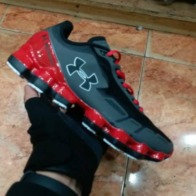 Sepatu running cheap under armour