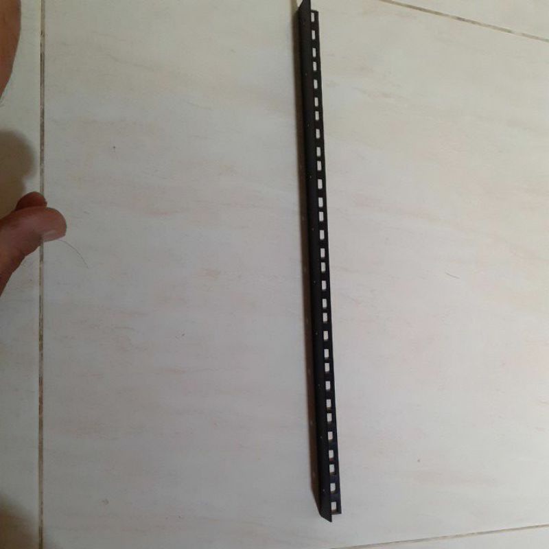Jual besi siku rak hardcese 10 u plus baut | Shopee Indonesia