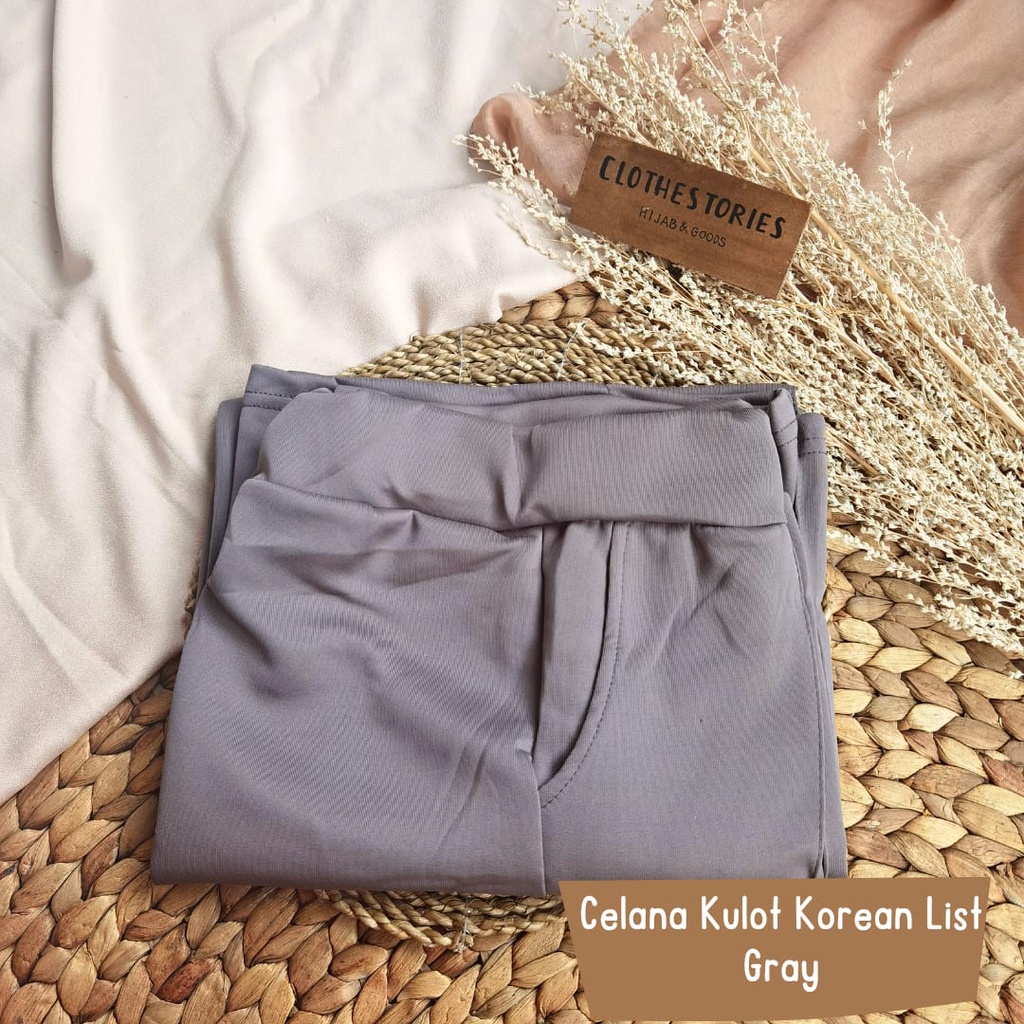 Yubka ostida iflos külot kiygan qizning surati