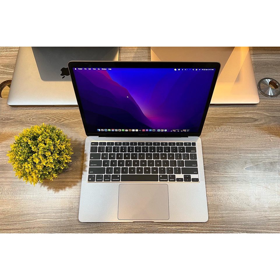 Jual Macbook Air Retina 2020 13 inch core i3/ i5 / i7 128gb 256gb 512gb ...