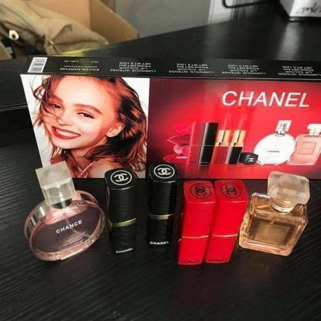 Jual Channel 2 parfum + 4 lipstik set (1 paket ) | Shopee Indonesia
