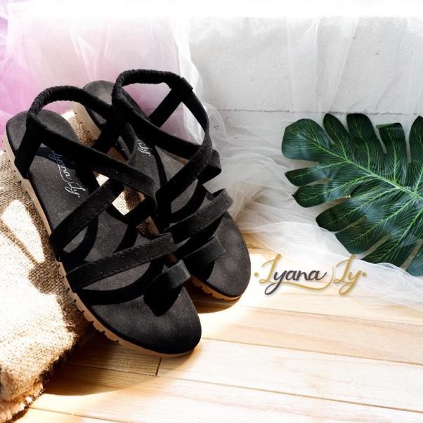 Jual Sendal Flat Julia black U61G | Shopee Indonesia
