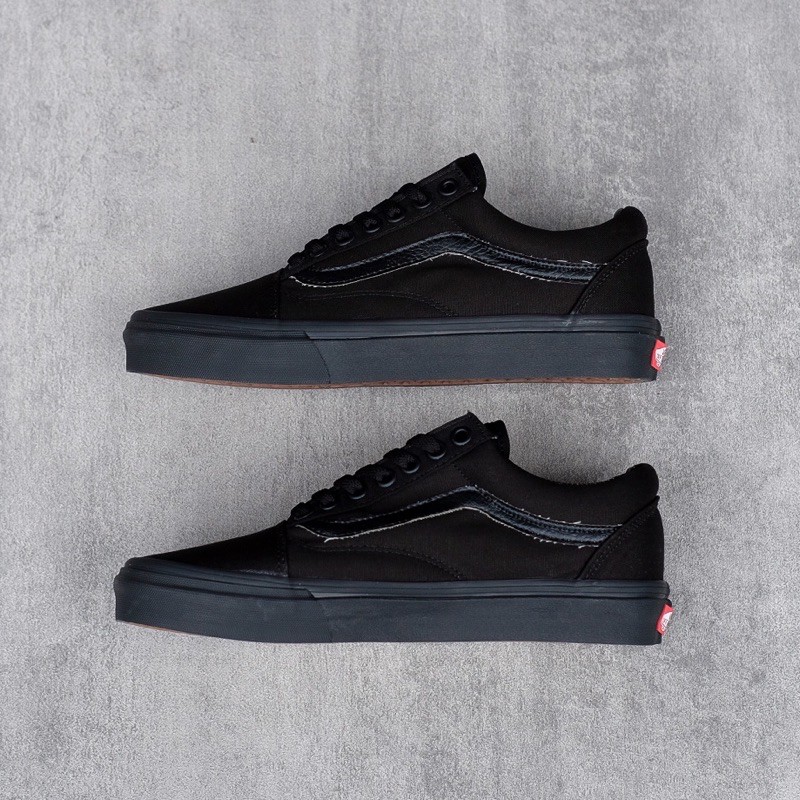 All black canvas old skool vans best sale