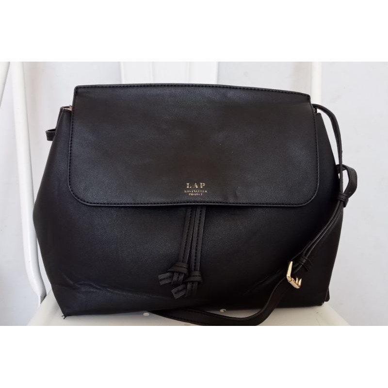 LAP SLING BAG