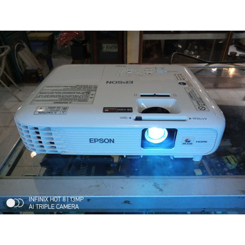 Jual Projectorproyektor EPSON EBS300 second/bekas bagus normal