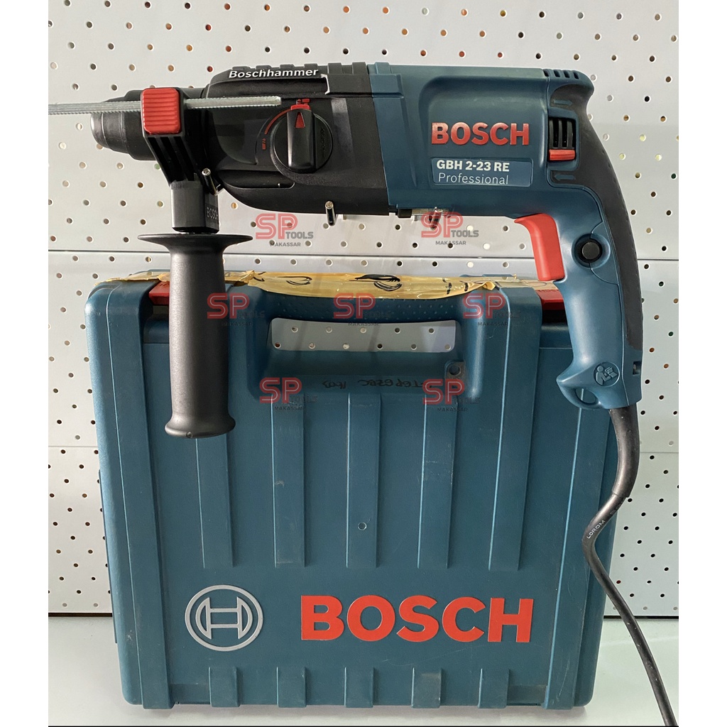 Jual BOSCH GBH 2-23 RE ROTARY HAMMER Perkakas spesialis untuk pengeboran.  Desain baru yang revolusioner dan mekanisme impact menjamin pengeboran yang  lebih cepat dan kuat. Kopling kelebihan beban untuk keamanan pengguna, serta