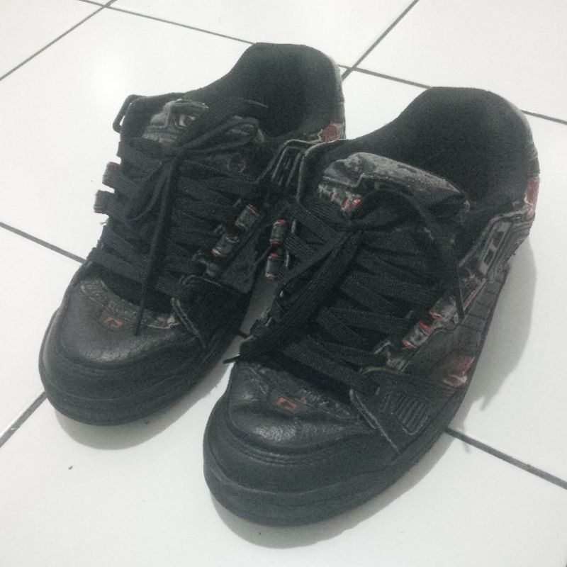 Sepatu shop globe sabre