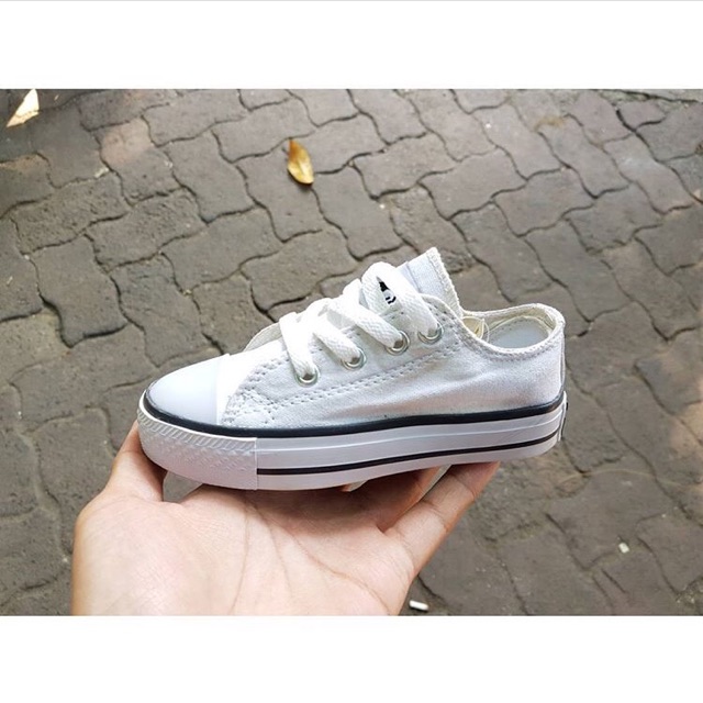 Sepatu converse store bayi original