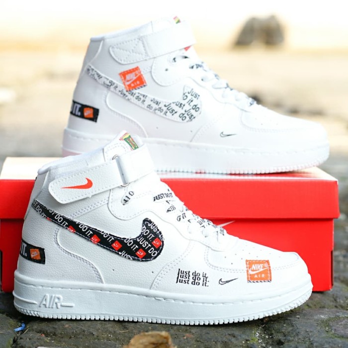 NIKE AIR FORCE 1 LV8 2 BG DQ5972-100, kolor beżowy, Dziecięce Sneakersy