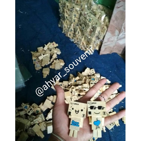 Jual Souvenir Gantungan Kunci Danbo Karakter Kayu | Shopee Indonesia